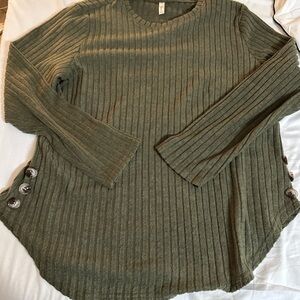Ribbed Olive Green Long-Sleeve Sweater Top with Side Buttons